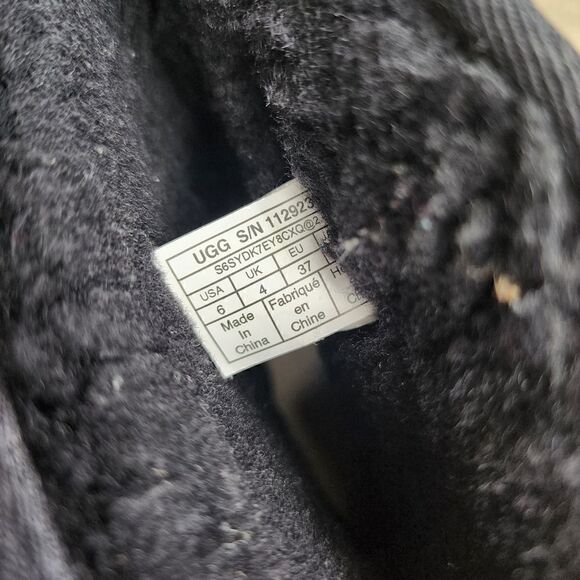 UGG BOOTS - Womens Shoes - SIZE 6 - Picture 9 of 9